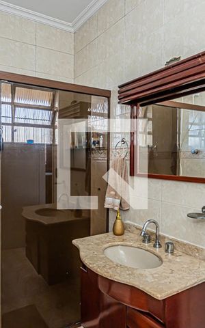 Casa à venda com 160m², 3 quartos e 2 vagas Casa à venda com 160m², 3 quartos e 2 vagasBanheiro suite