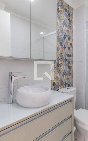 Apartamento à venda com 66m², 2 quartos e 1 vaga Apartamento à venda com 66m², 2 quartos e 1 vagaBanheiro Social