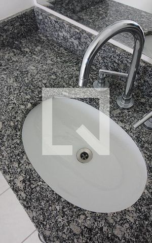 Apartamento para alugar com 132m², 3 quartos e 2 vagasSuíte 1 Banheiro 
