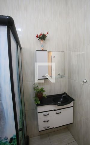 Casa à venda com 86m², 2 quartos e sem vaga Casa à venda com 86m², 2 quartos e sem vagaBanheiro Social