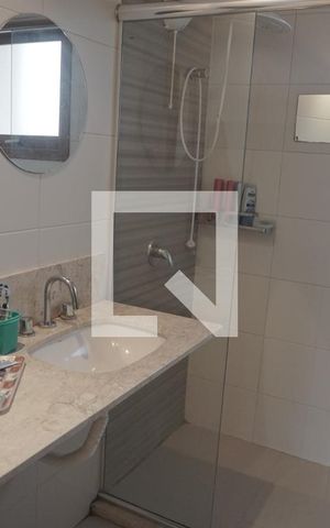 Casa de condomínio à venda com 169m², 3 quartos e 3 vagasBanheiro