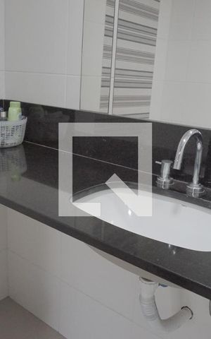 Casa de condomínio à venda com 169m², 3 quartos e 3 vagasBanheiro