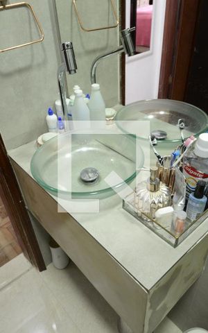 Casa de condomínio à venda com 120m², 2 quartos e 1 vagaBanheiro