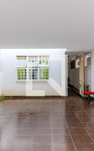 Casa à venda com 160m², 3 quartos e 2 vagas Casa à venda com 160m², 3 quartos e 2 vagasGaragem