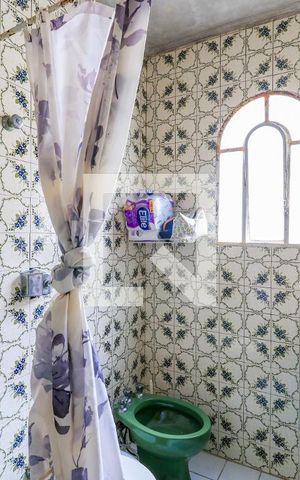 Casa à venda com 160m², 3 quartos e 2 vagas Casa à venda com 160m², 3 quartos e 2 vagasBanheiro