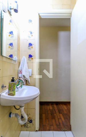 Casa à venda com 160m², 3 quartos e 2 vagas Casa à venda com 160m², 3 quartos e 2 vagasLavabo