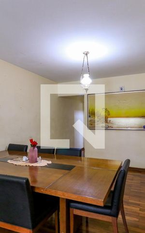 Casa à venda com 160m², 3 quartos e 2 vagas Casa à venda com 160m², 3 quartos e 2 vagasSala