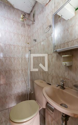 Casa à venda com 250m², 2 quartos e 2 vagas Casa à venda com 250m², 2 quartos e 2 vagasBanheiro 2