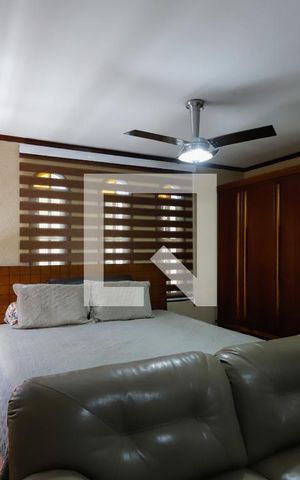Casa à venda com 350m², 3 quartos e 6 vagas Casa à venda com 350m², 3 quartos e 6 vagasQuarto 1