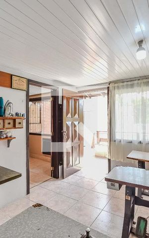 Casa à venda com 258m², 3 quartos e 4 vagasEscritório 1