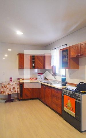Casa à venda com 300m², 2 quartos e 2 vagas Casa à venda com 300m², 2 quartos e 2 vagasCozinha