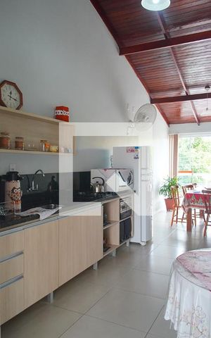 Casa à venda com 300m², 2 quartos e 2 vagas Casa à venda com 300m², 2 quartos e 2 vagasÁrea gourmet