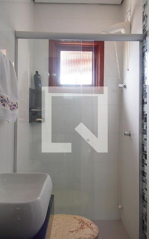 Casa à venda com 300m², 2 quartos e 2 vagas Casa à venda com 300m², 2 quartos e 2 vagasBanheiro 1