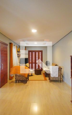 Casa à venda com 300m², 2 quartos e 2 vagas Casa à venda com 300m², 2 quartos e 2 vagasCozinha