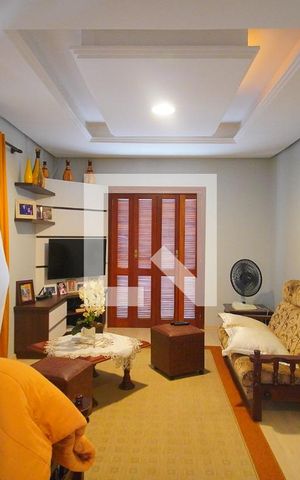 Casa à venda com 300m², 2 quartos e 2 vagas Casa à venda com 300m², 2 quartos e 2 vagasSala