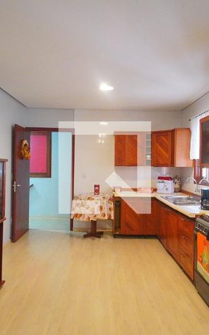 Casa à venda com 300m², 2 quartos e 2 vagas Casa à venda com 300m², 2 quartos e 2 vagasCozinha