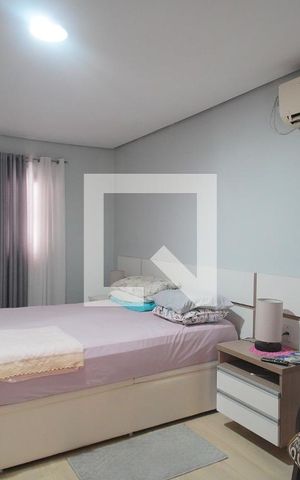 Casa à venda com 300m², 2 quartos e 2 vagas Casa à venda com 300m², 2 quartos e 2 vagasSuíte