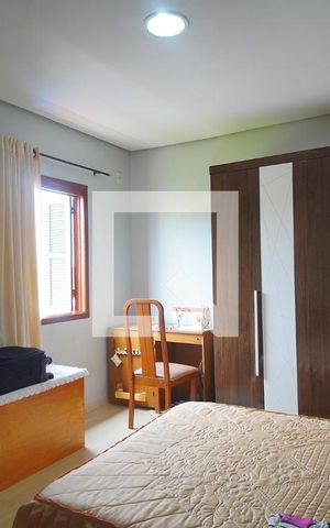 Casa à venda com 300m², 2 quartos e 2 vagas Casa à venda com 300m², 2 quartos e 2 vagasQuarto