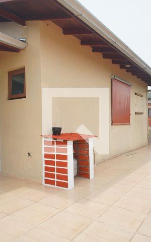 Casa à venda com 300m², 2 quartos e 2 vagas Casa à venda com 300m², 2 quartos e 2 vagasTerraço