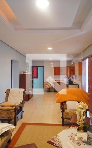 Casa à venda com 300m², 2 quartos e 2 vagas Casa à venda com 300m², 2 quartos e 2 vagasSala