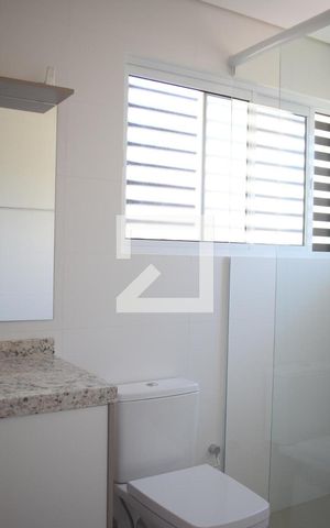 Casa de condomínio para alugar com 137m², 3 quartos e 2 vagasBanheiro da Suíte
