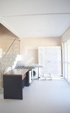 Casa de condomínio para alugar com 137m², 3 quartos e 2 vagasSala 1