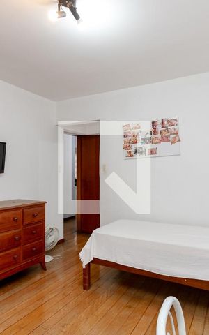 Casa à venda com 270m², 4 quartos e 2 vagasSuíte 2