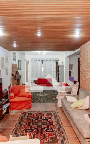 Casa à venda com 270m², 4 quartos e 2 vagasSala