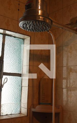 Casa à venda com 91m², 2 quartos e 2 vagasBanheiro