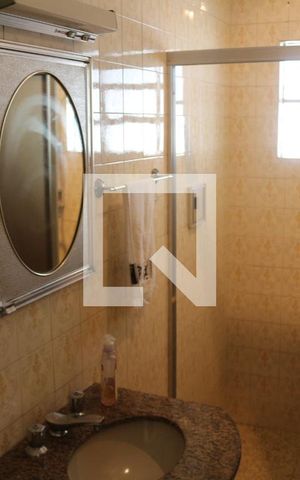 Casa à venda com 91m², 2 quartos e 2 vagasBanheiro
