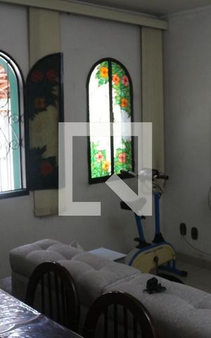 Casa à venda com 91m², 2 quartos e 2 vagasSala