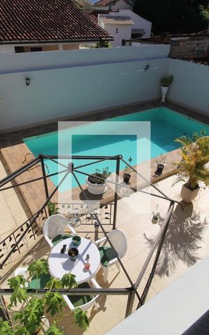 Casa à venda com 237m², 2 quartos e 3 vagasTerraço - Vista