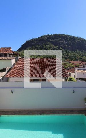 Casa à venda com 237m², 2 quartos e 3 vagasTerraço - Vista