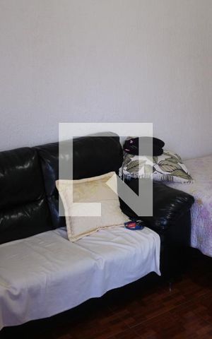 Casa à venda com 170m², 2 quartos e 2 vagasSala
