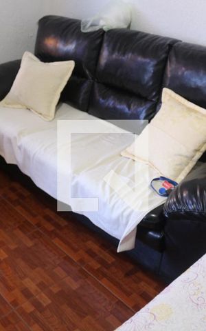 Casa à venda com 170m², 2 quartos e 2 vagasSala