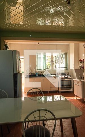 Casa à venda com 396m², 4 quartos e 4 vagas Casa à venda com 396m², 4 quartos e 4 vagasCozinha