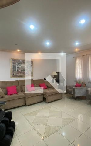 Casa à venda com 350m², 6 quartos e 2 vagasSala 1