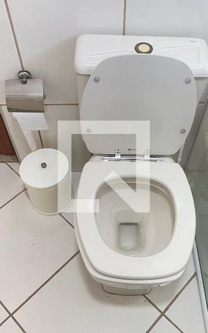 Casa à venda com 350m², 6 quartos e 2 vagasBanheiro da Suíte 1