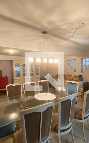 Casa à venda com 350m², 6 quartos e 2 vagasSala de Jantar