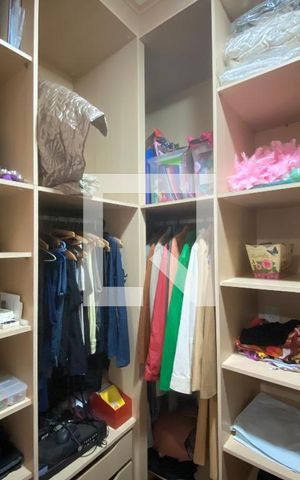 Casa à venda com 350m², 6 quartos e 2 vagasCloset da suíte 2