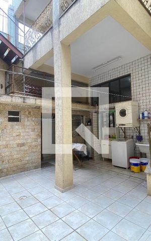 Casa à venda com 350m², 6 quartos e 2 vagasÁrea de Serviço