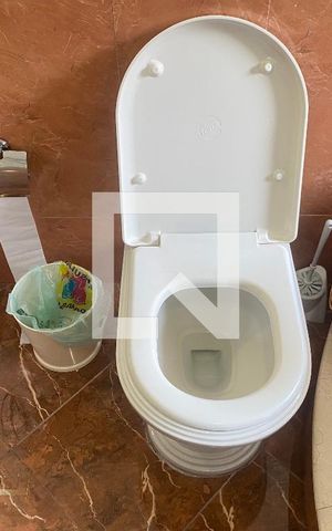 Casa à venda com 350m², 6 quartos e 2 vagasBanheiro da Suíte 2