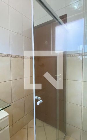 Casa à venda com 350m², 6 quartos e 2 vagasBanheiro da Suíte 4