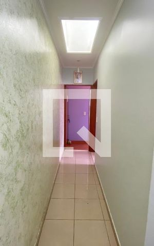 Casa à venda com 350m², 6 quartos e 2 vagasSuíte 3 - Corredor