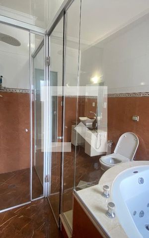 Casa à venda com 350m², 6 quartos e 2 vagasBanheiro da Suíte 2