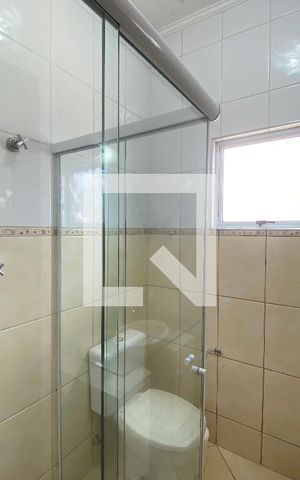 Casa à venda com 350m², 6 quartos e 2 vagasBanheiro da Suíte 4