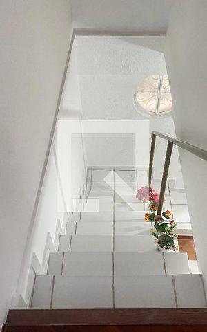 Casa à venda com 350m², 6 quartos e 2 vagasSala 2 - Escada