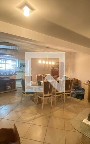 Casa à venda com 350m², 6 quartos e 2 vagasSala de Jantar