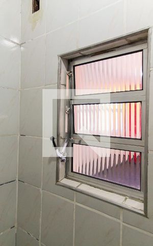 Casa à venda com 250m², 2 quartos e 1 vaga Casa à venda com 250m², 2 quartos e 1 vagaBanheiro da Suíte
