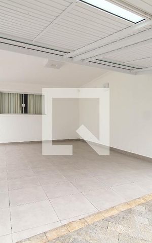 Casa à venda com 147m², 3 quartos e 3 vagas Casa à venda com 147m², 3 quartos e 3 vagasGaragem